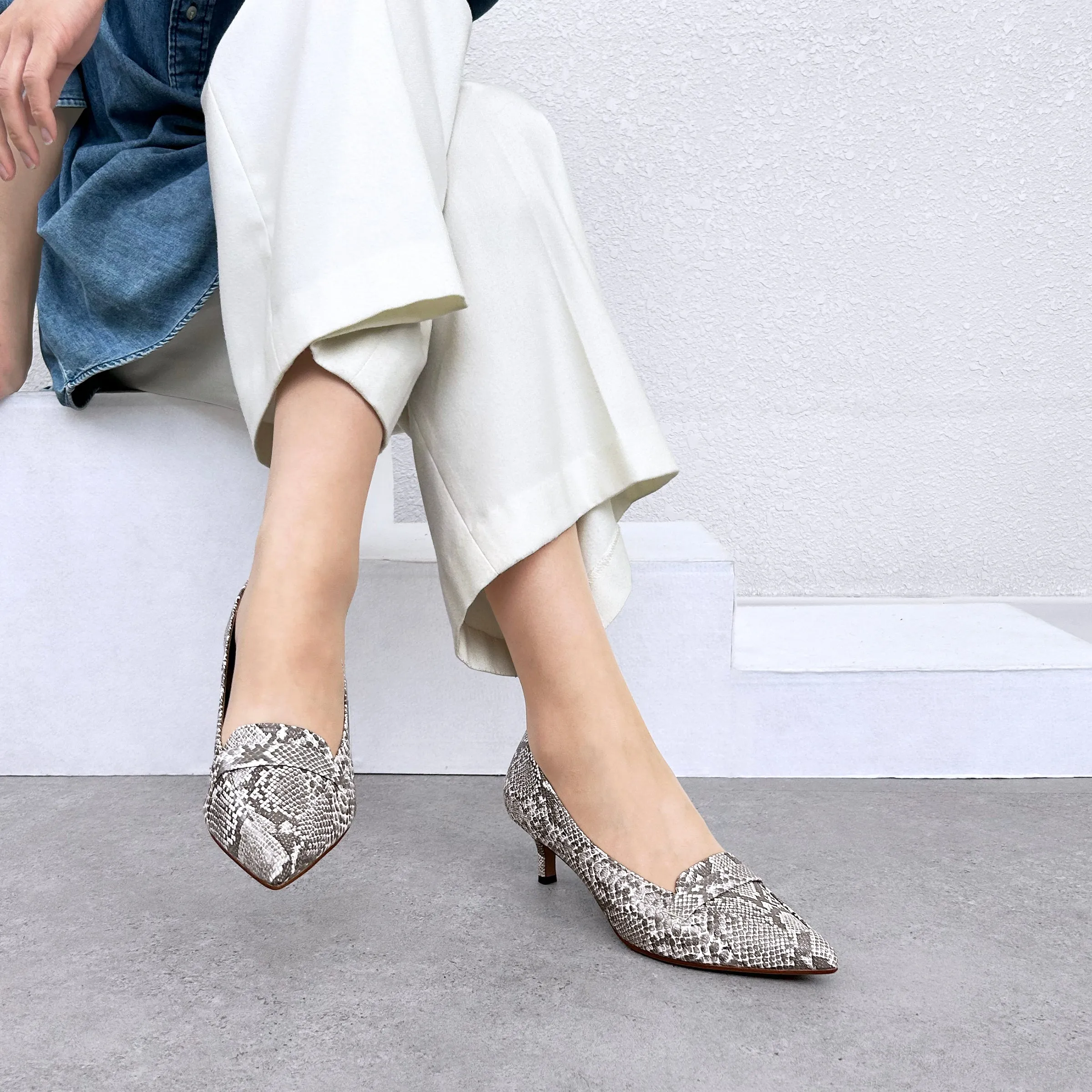 10% OFF: 2024SSBI: Loafer style pumps (5725) Python pattern
