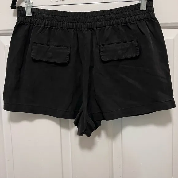 Alice   Olivia Britney High Waisted Shorts Size L