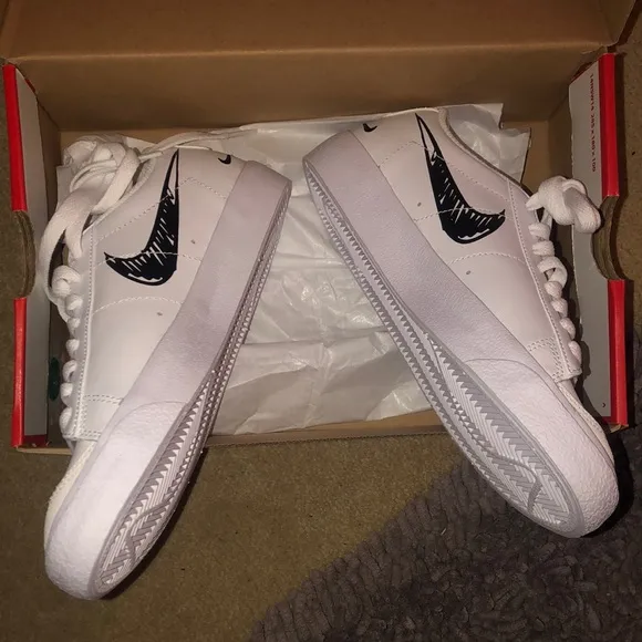 Blazers Low 77
