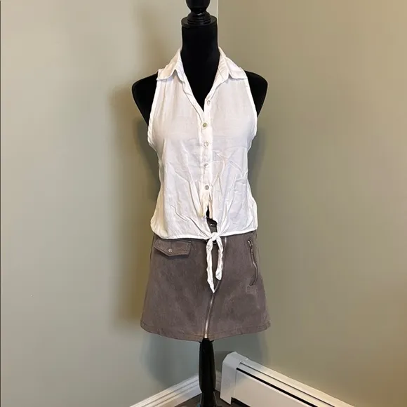 Blush Boutique - White Sleeveless Button-Up Top with Brown Zip up  Skirt - M