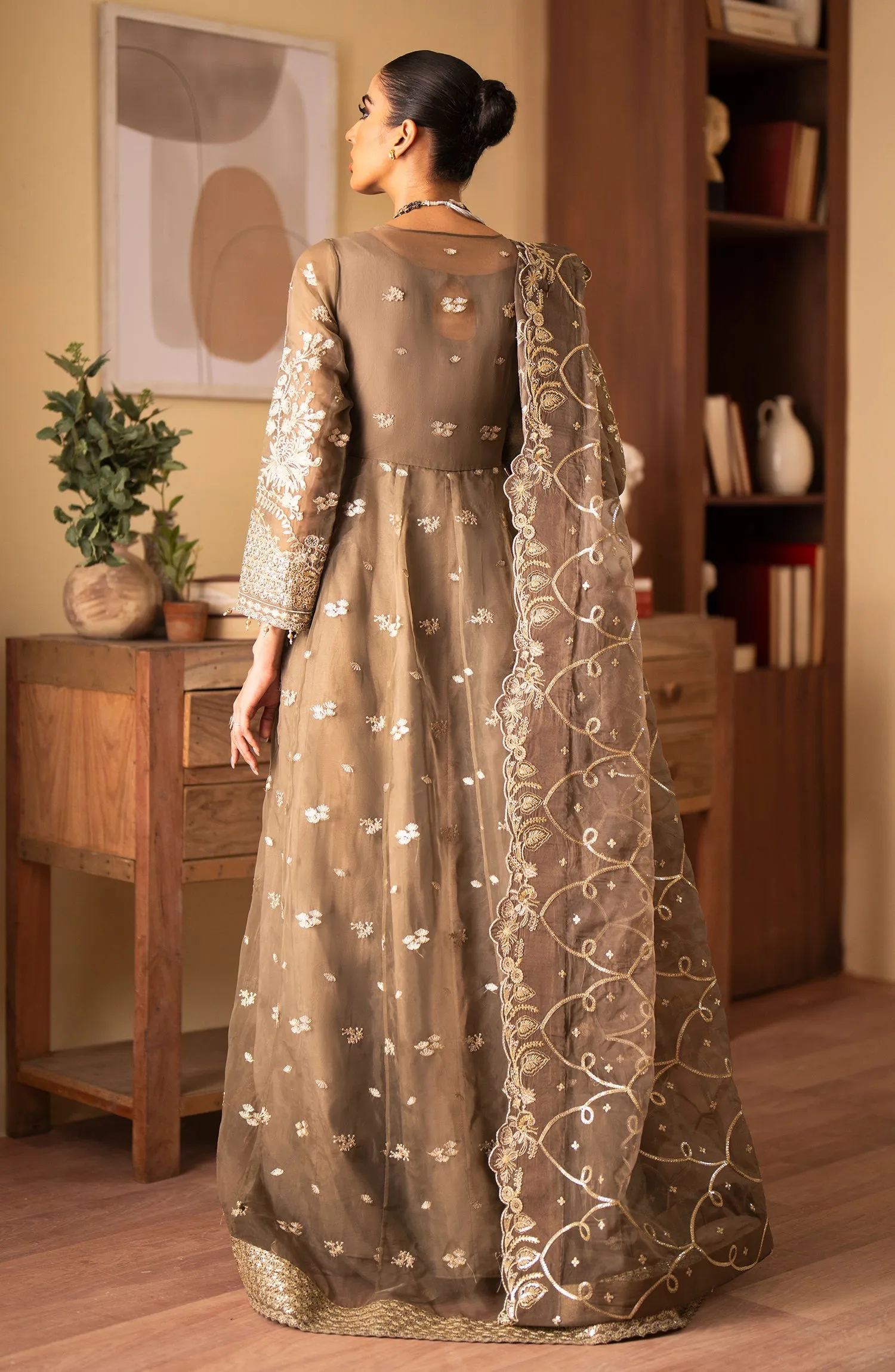 EMAAN ADEEL | Romansiyyah Luxury Formals' 24 | YESRA