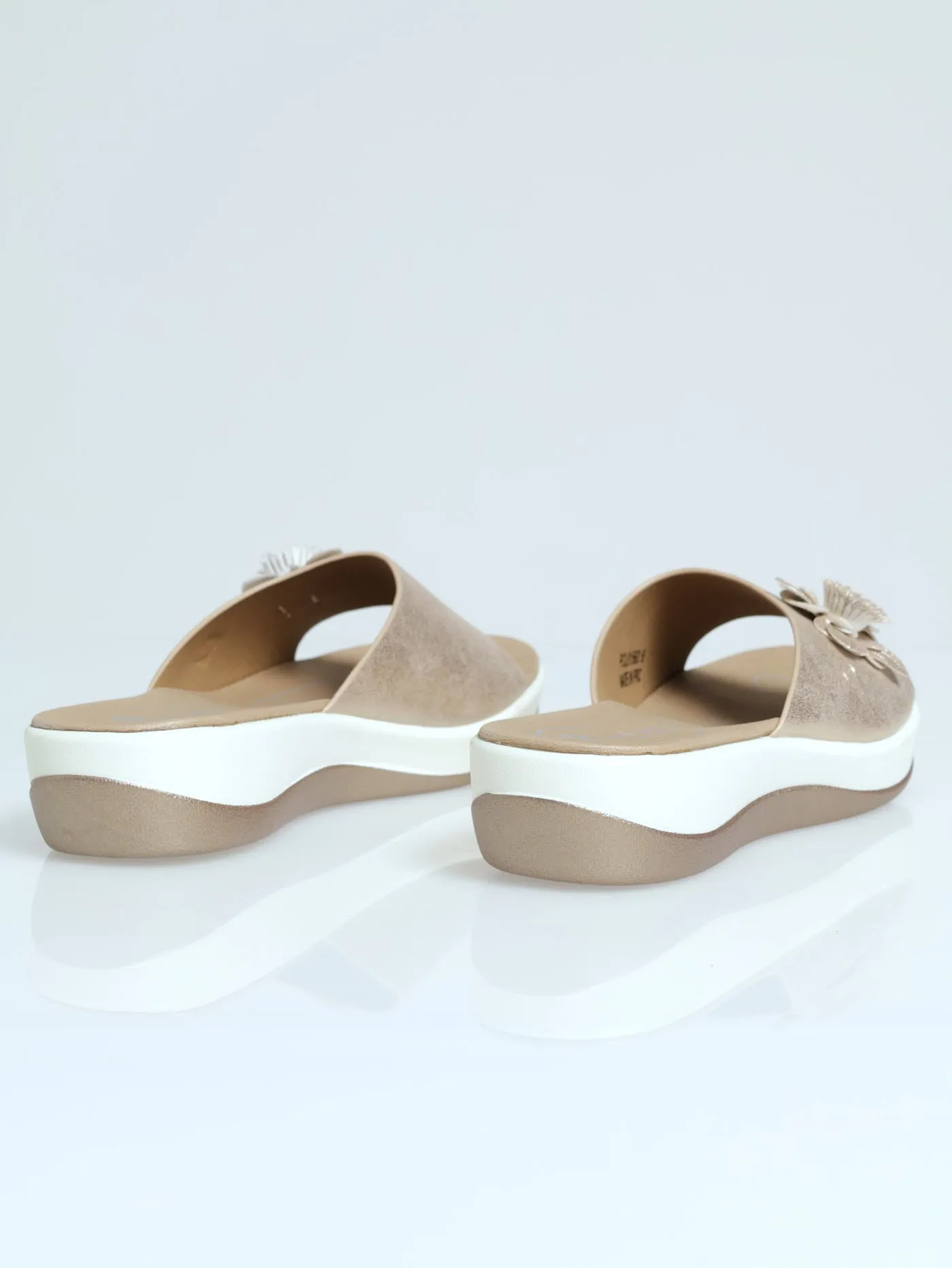 Flower Push In Mule Sandal - Gold