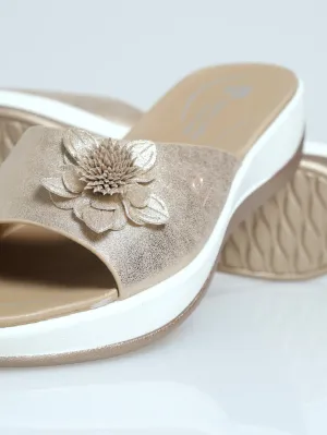 Flower Push In Mule Sandal - Gold