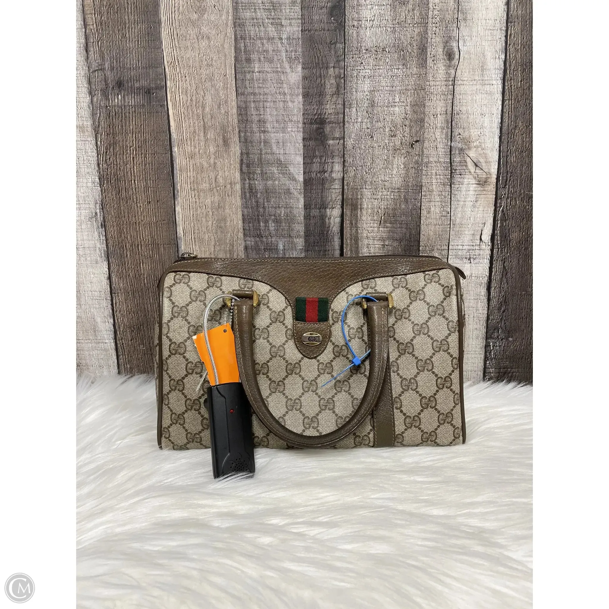 Handbag Luxury Designer By Gucci, Size: Small