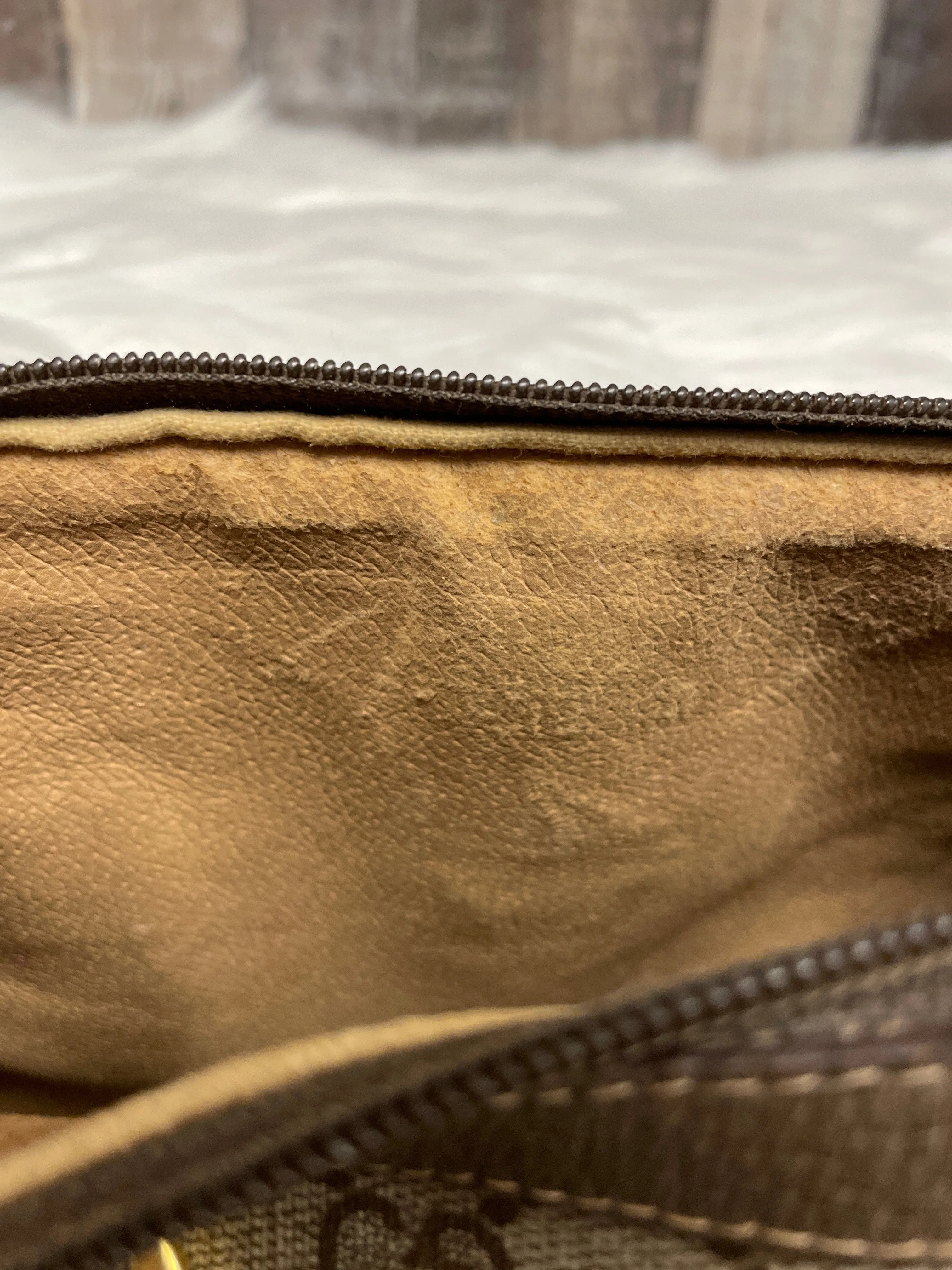 Handbag Luxury Designer By Gucci, Size: Small