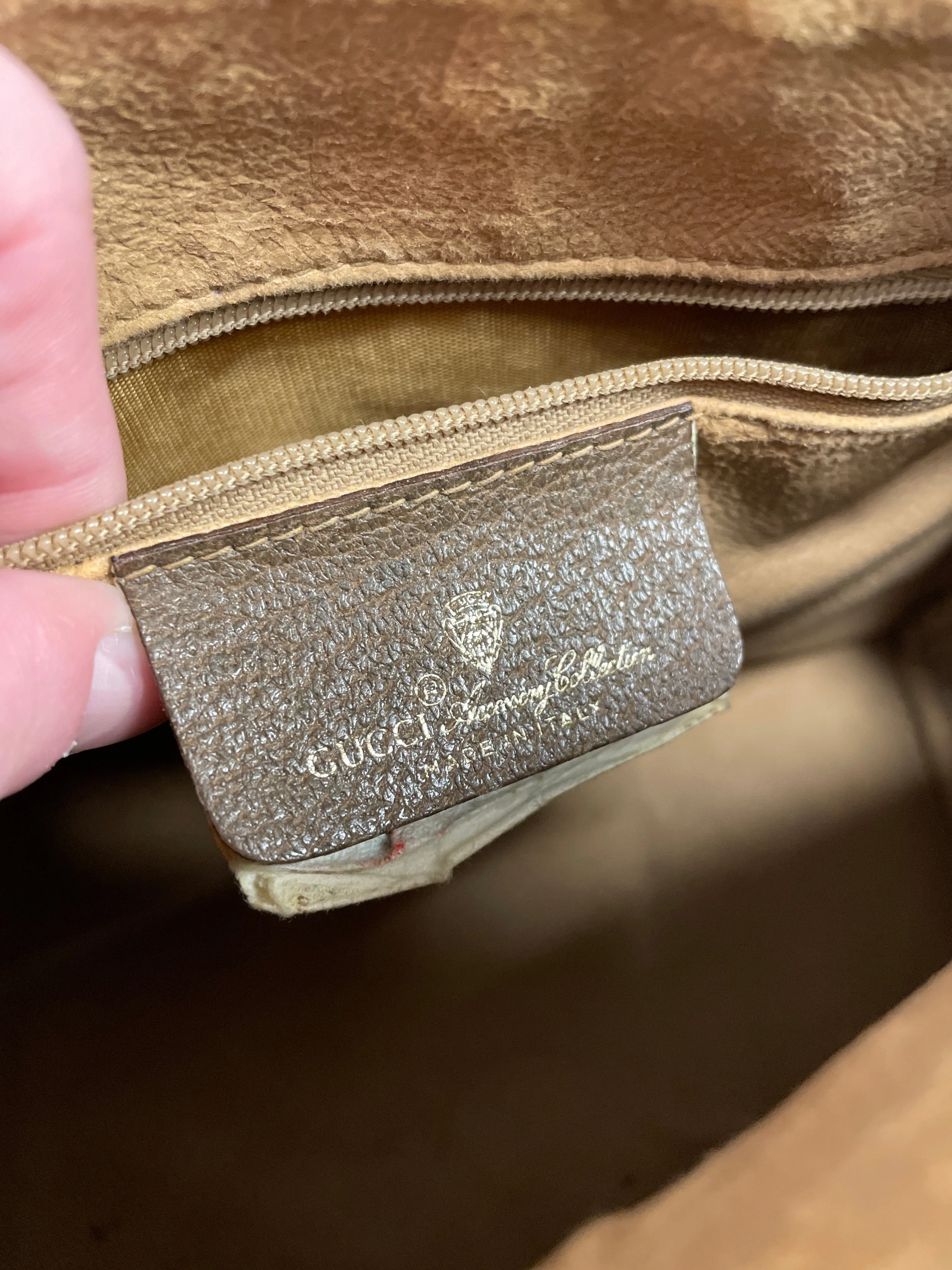 Handbag Luxury Designer By Gucci, Size: Small