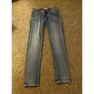 Kancan Women's Straight Jeans Size 7 Medium Wash Blue Denim Stretch