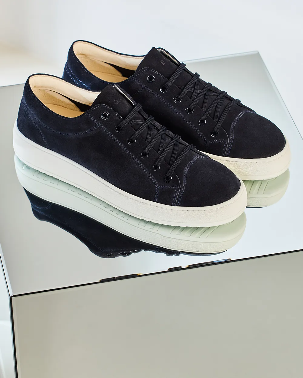 LT 01 Premium Suede Blueberry