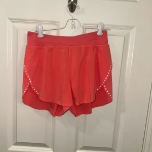 Lululemon Find Your Pace High-Rise Lined Short 3&quot; Raspberry Cream Size 4