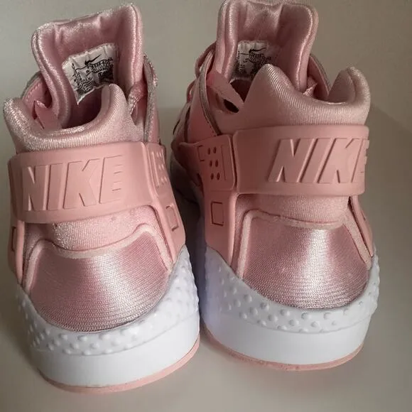 Nike Kids Huarache Run SE sneakers Sz 7Y (women’s 8) allpink everything, so cute