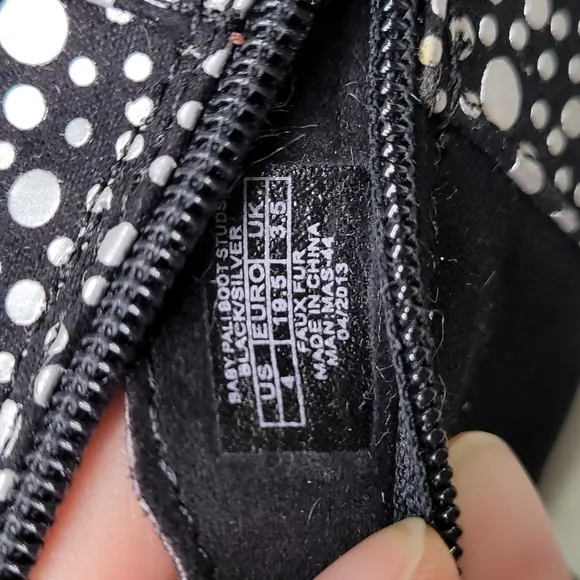 NWT stuart weitzman baby Pali studded moto boots