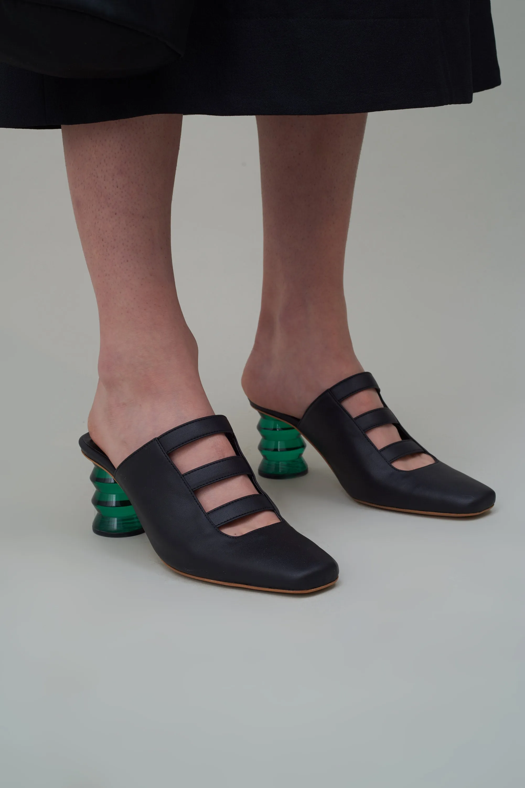 Rei Mule - Black