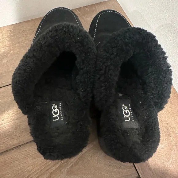 UGG Australia Solvag Mule women’s heels size 8 genuine sheepskin