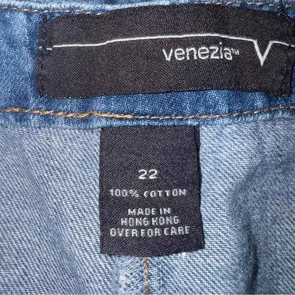 Venezia Women’s Size 22  21x22 Denim Flared Skirt 100% Cotton Med Wash Side Zip
