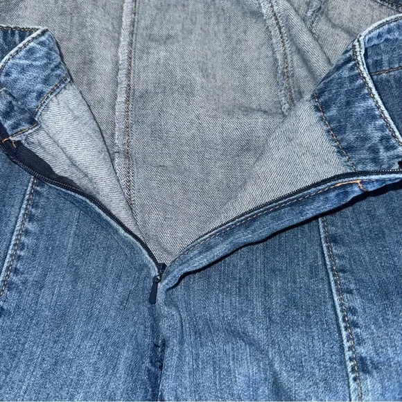 Venezia Women’s Size 22  21x22 Denim Flared Skirt 100% Cotton Med Wash Side Zip