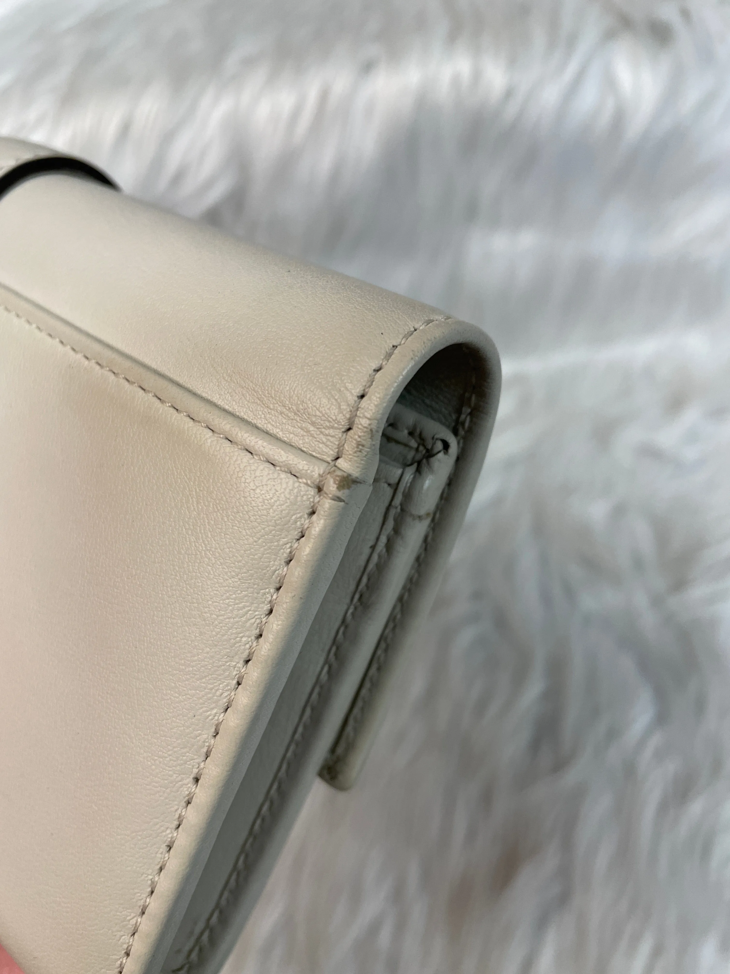 Wallet Luxury Designer By Gucci, Size: Medium